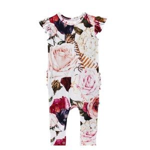 Posh Peanut Capped Sleeve Romper 🌹